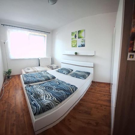 Apartman S Terasou Ócsad Kültér fotó