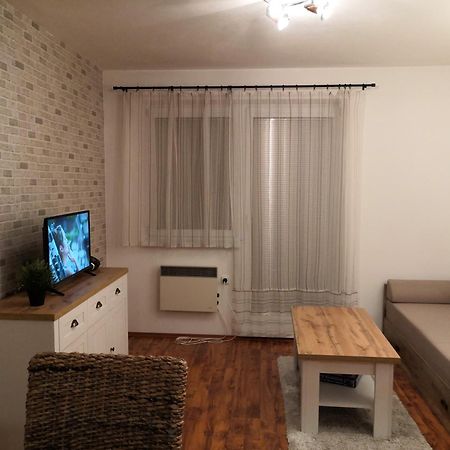 Apartman S Terasou Ócsad Kültér fotó