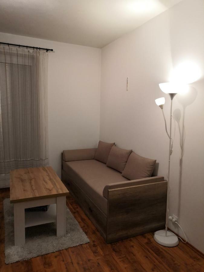 Apartman S Terasou Ócsad Kültér fotó