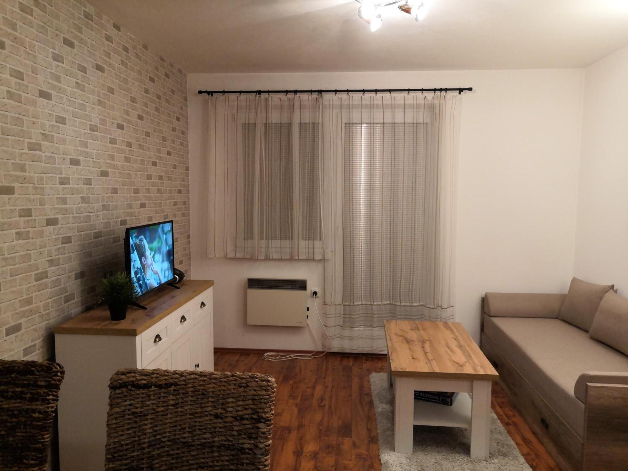 Apartman S Terasou Ócsad Kültér fotó